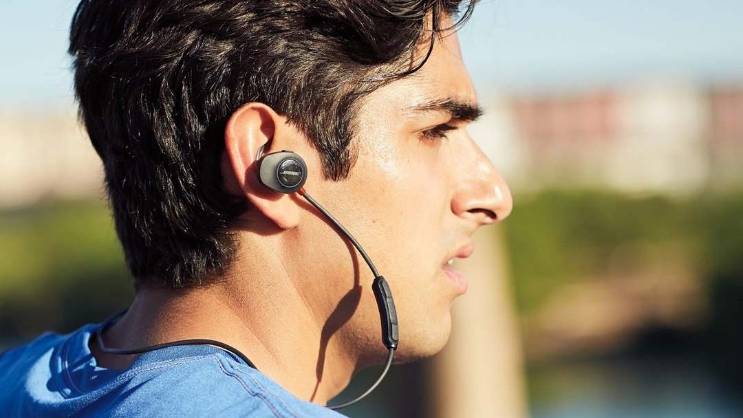 Khả năng kết nối của Tai Nghe Có Dây và Tai Nghe Bluetooth